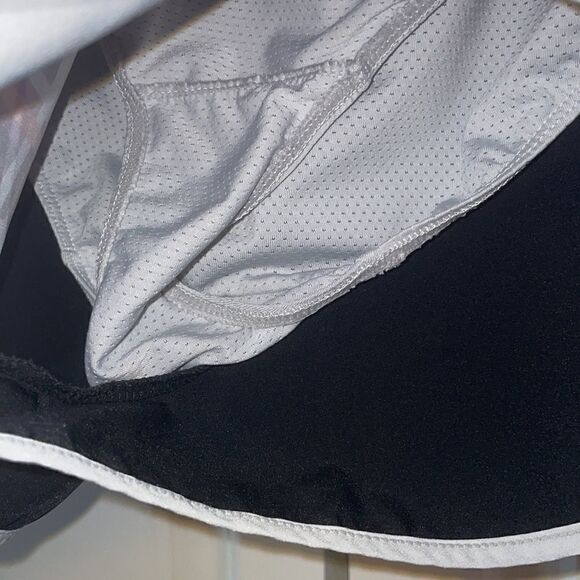 Fabletics running shorts  - Picture 4 of 8